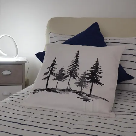 Blue Moon Apartment *